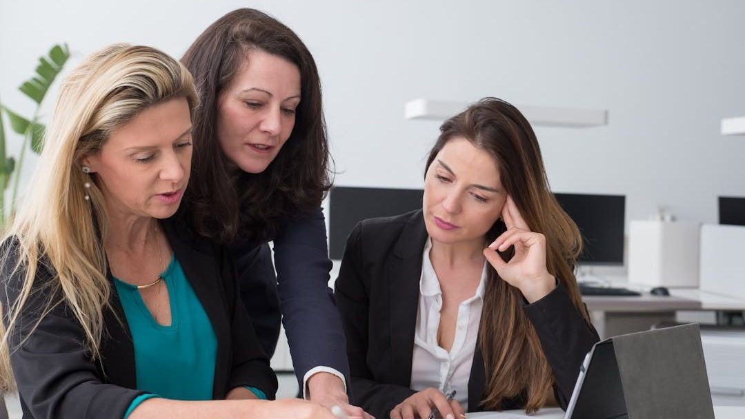 Mujeres emprendedoras - Reinventarse con más de 45 años: razones para montar un negocio.